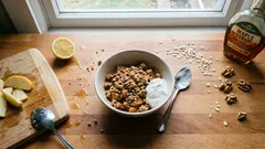 Apfel-Zimt-Crumble aus dem Ofen – mit knusprigen Nuss-Hafer-Streuseln