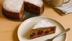 Dinkel-Kirschkuchen aus Rührteig – saftig, locker und ganz unkompliziert