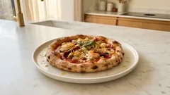 Meeresfrüchte-Pizza mal anders: mit Fenchel, Orange und knusprigem Dinkelteig