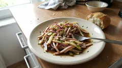 Badischer Wurstsalat mit Käse und Gurke – in 15 Minuten fertig