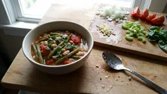 Grüne-Bohnen-Eintopf mit weißen Bohnen – mediterran, sättigend und ganz unkompliziert