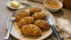 Fächerkartoffeln aus dem Ofen: außen knusprig, innen herrlich weich