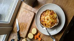 Kartoffel-Möhren-Auflauf mit cremiger Sauce – unkompliziert und richtig gemütlich